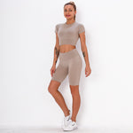 Fitness Set "Juna" - Crop Top & Biker Shorts - GYMAHOLICS