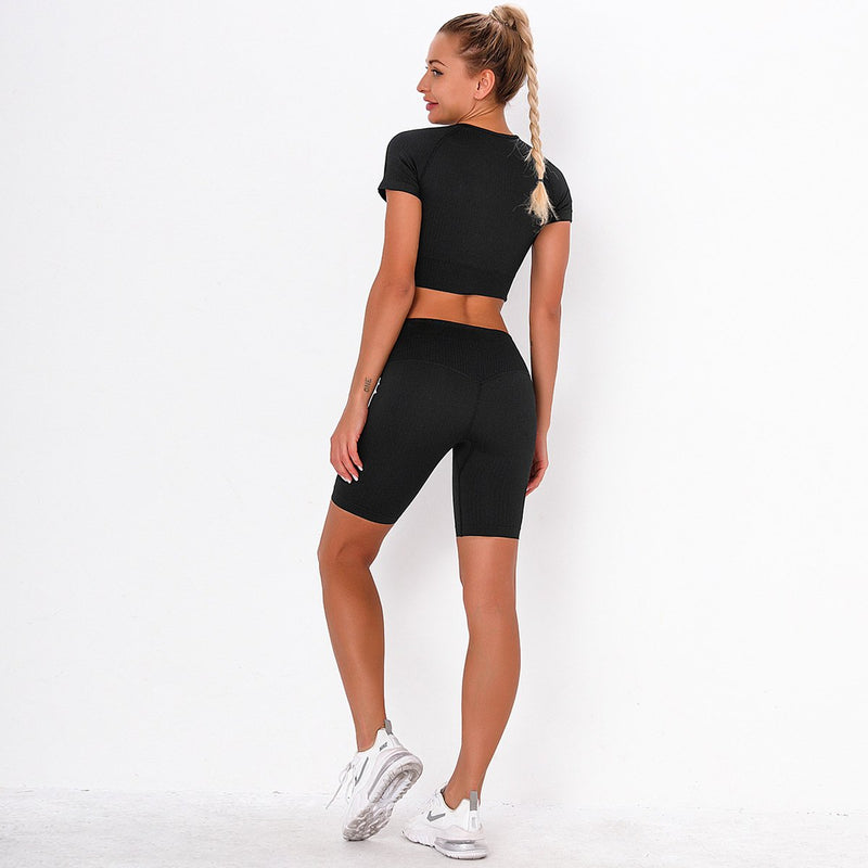 Fitness Set "Juna" - Crop Top & Biker Shorts - GYMAHOLICS