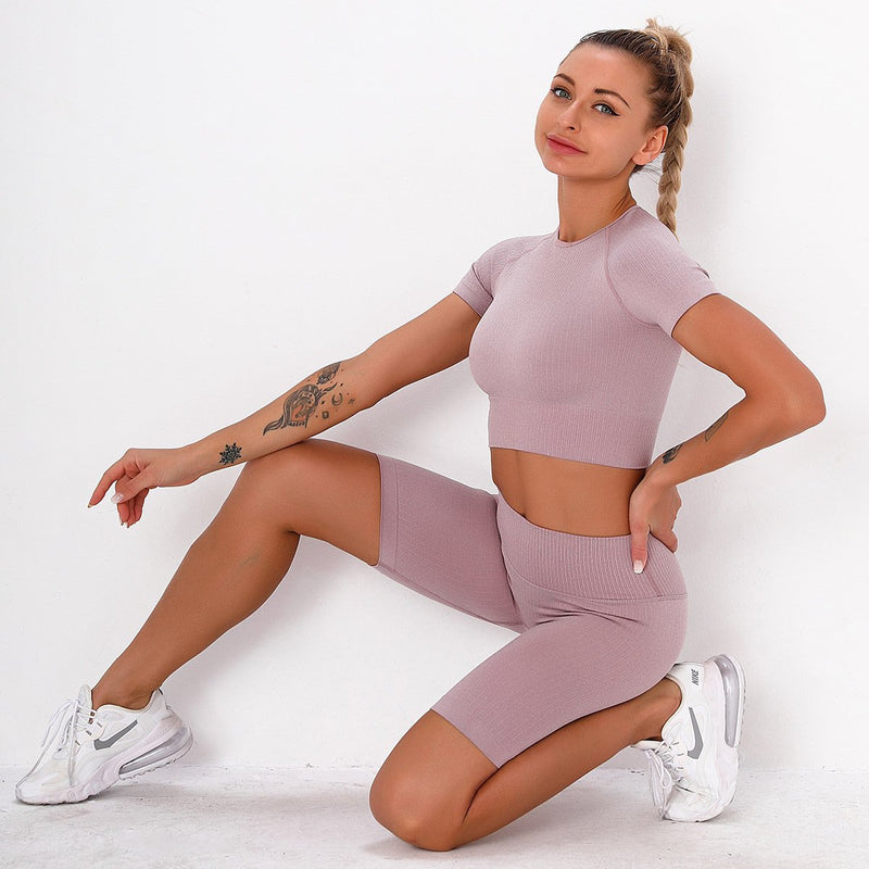 Fitness Set "Juna" - Crop Top & Biker Shorts - GYMAHOLICS